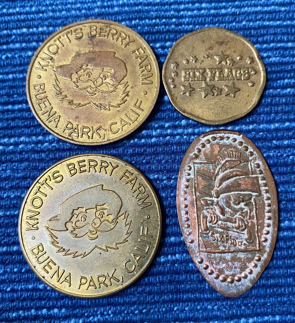 Vintage Knotts Berry Farm Six Flags Magic Mountain Log Ride Token Lot 998A